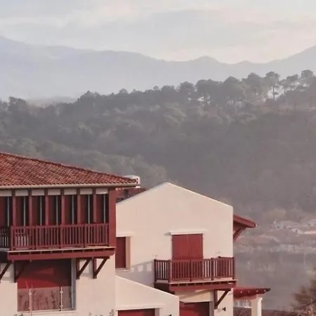 Apartment Confortable En Plein Centre De Saint-jean-de-luz, A Deux Pas De La Et Des Commerces - Fr-1-239-586