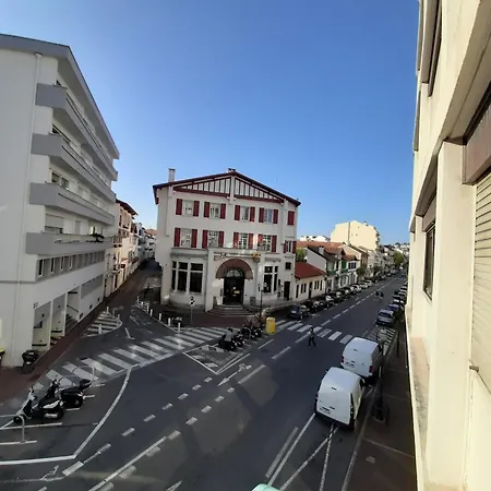 Confortable En Plein Centre De Saint-jean-de-luz, A Deux Pas De La Et Des Commerces - Fr-1-239-586 * Saint-Jean-de-Luz