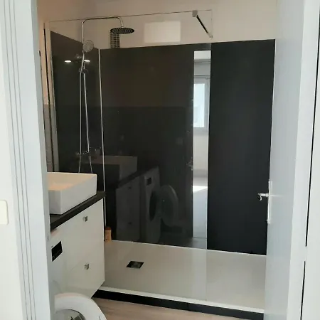 Apartment Confortable En Plein Centre De Saint-jean-de-luz, A Deux Pas De La Et Des Commerces - Fr-1-239-586 *