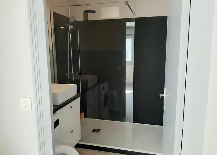 Apartamento Confortable En Plein Centre De Saint-jean-de-luz, A Deux Pas De La Et Des Commerces - Fr-1-239-586 *