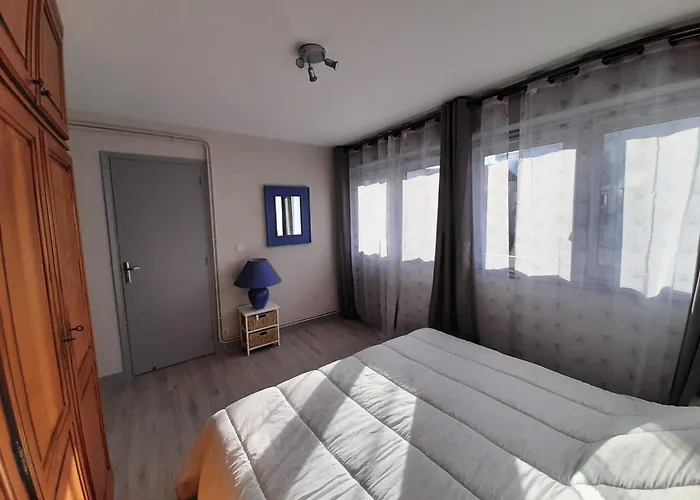 Confortable En Plein Centre De Saint-jean-de-luz, A Deux Pas De La Et Des Commerces - Fr-1-239-586 * 생장드루즈